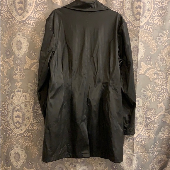 Black button rain coat - Picture 4 of 4